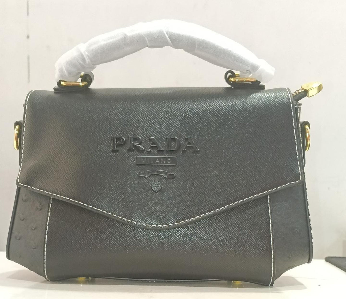 Chic & Classic Luxury Handbag