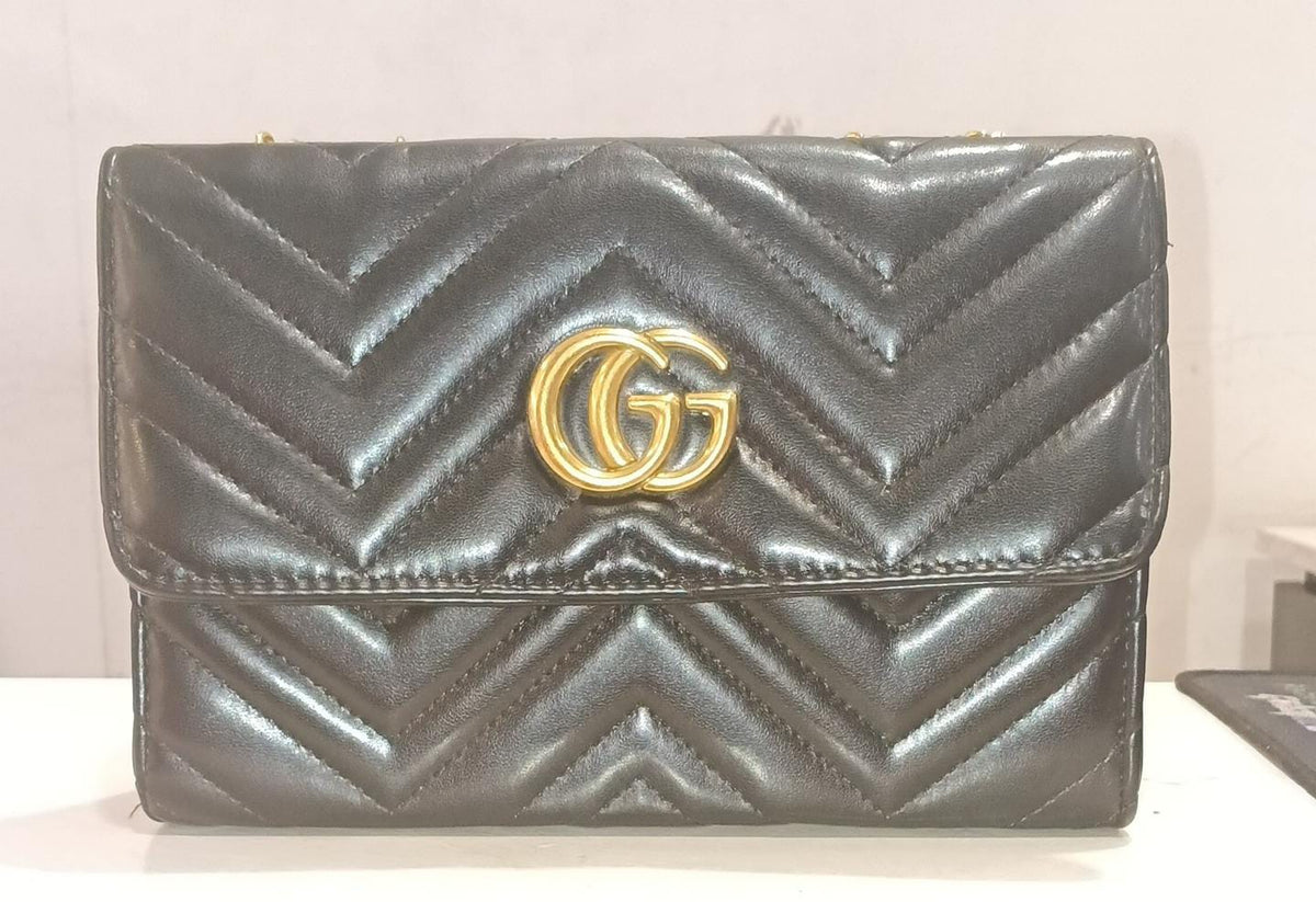 Gucci GG Marmont Chevron Chain Wallet – Black